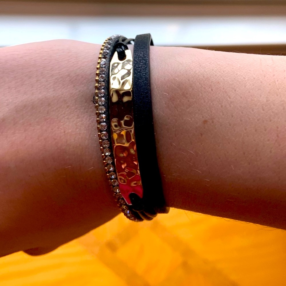 Bracelet with 3 strands black gold and rhinestone